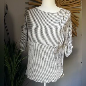 MAX STUDIO brand- 3 quarter length sleeve shirt - Size XS